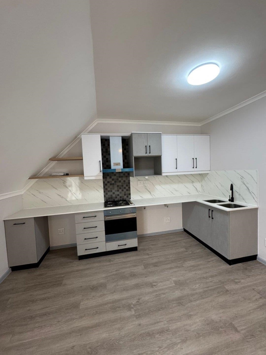 2 Bedroom Property for Sale in Whispering Pines Western Cape